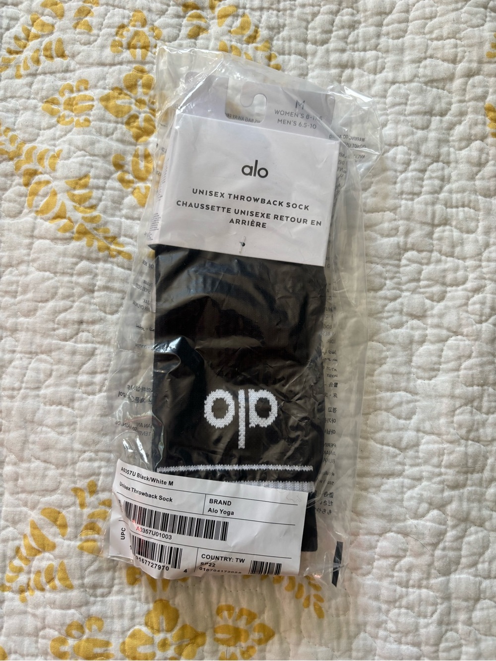 ALO Yoga Black & White Unisex Throwback Athletic Socks